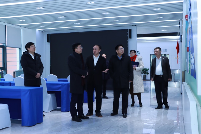 1709265693288947.jpg 096b7aeaf490f0bbea2fc5a950903fe.jpg